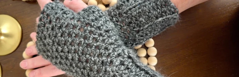 Easy fingerless gloves crochet pattern