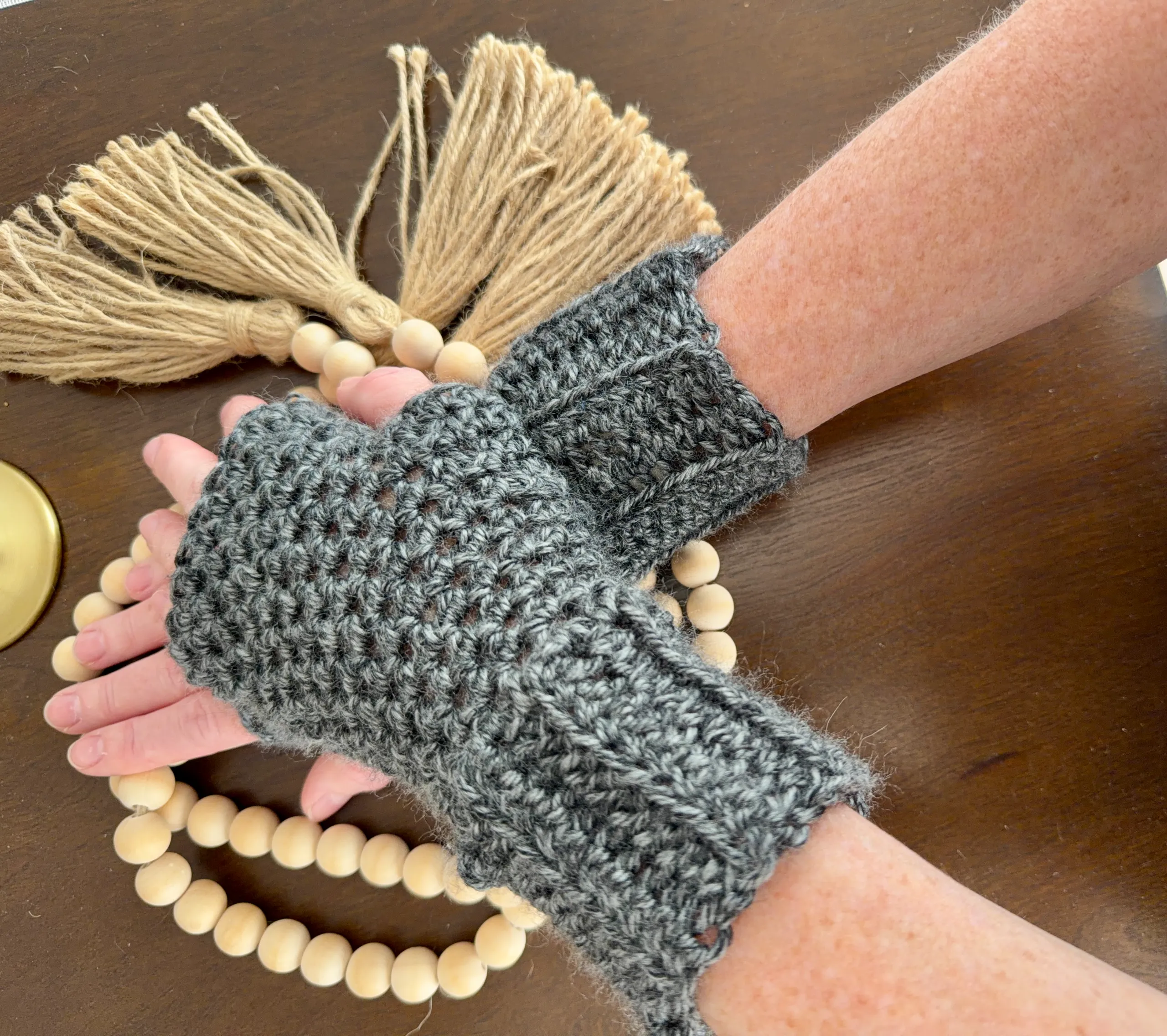 Easy Ribbed Fingerless Gloves - Image 4